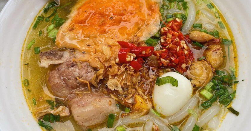 BÁNH CANH CUA ÚT – Điểm Đến Sáng Sủa Tại Quận 3, Sài Gòn